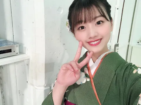 佐々木 美玲｜book📕✨（2021-02-01）｜2枚目