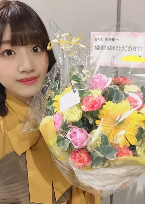 佐々木 美玲｜遅くなったけど、たくさんありがとう😊（2019-12-28）｜4枚目