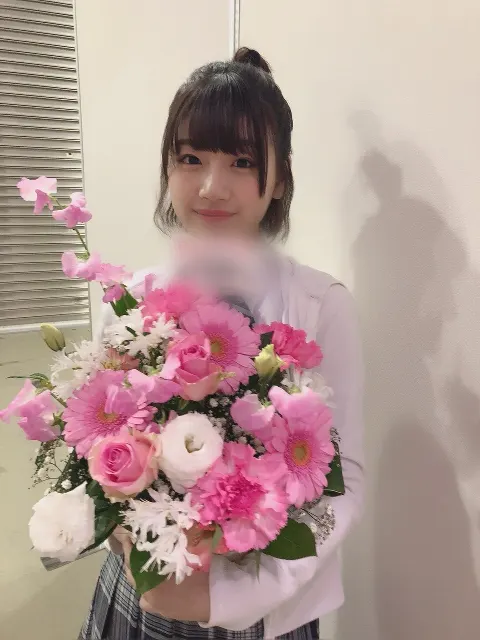 佐々木 美玲｜たいへん遅くなりました😓（2018-04-11）｜4枚目