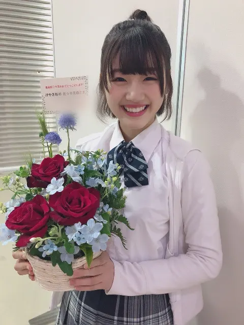 佐々木 美玲｜たいへん遅くなりました😓（2018-04-11）｜8枚目