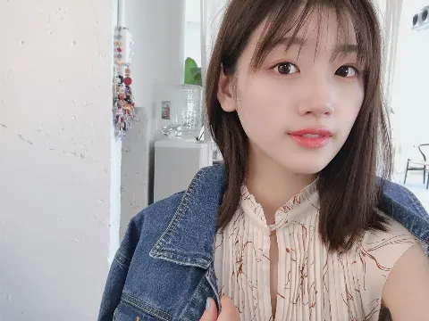 佐々木 美玲｜見てね〜✌🏻️😊（2020-02-27）｜2枚目