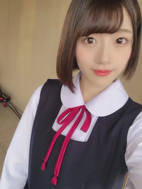 佐々木 美玲｜嬉しすぎる報告です👀👀🥰🥰  絶対に見てください、そして聴いてください😙 約束ですよーーーー！！！！（2019-01-02）