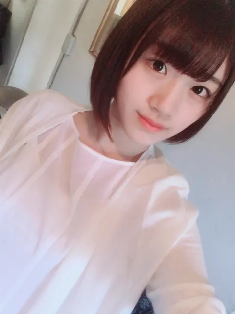 佐々木 美玲｜海じゃ〜🏖（2018-04-12）