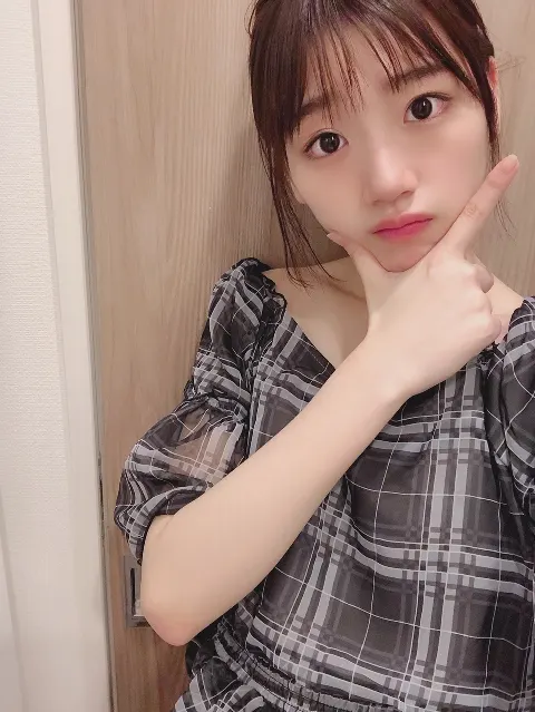 佐々木 美玲｜夏の匂い😶（2019-02-09）｜2枚目