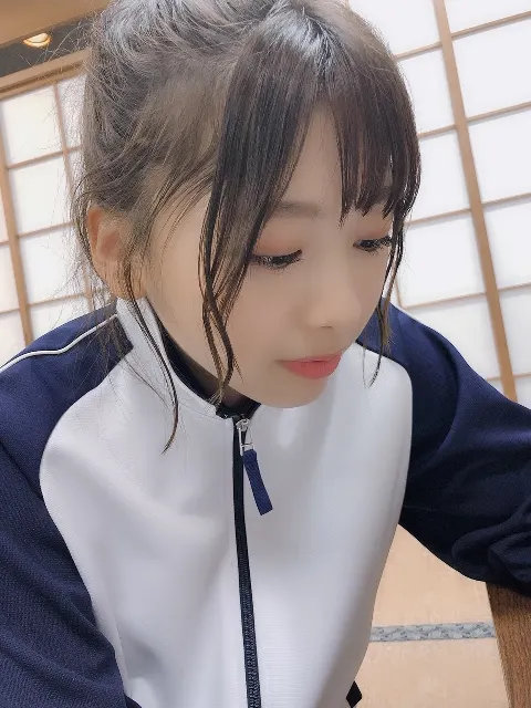 佐々木 美玲｜温かいものを🍵😺（2020-04-14）｜3枚目