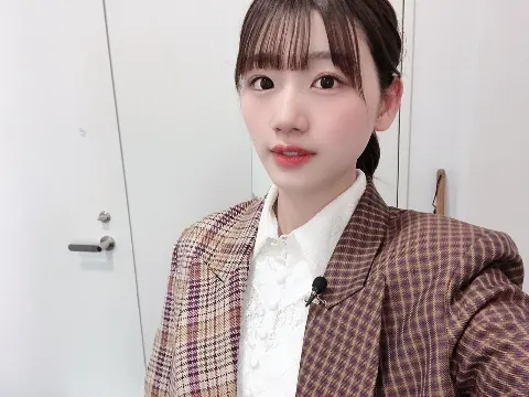 佐々木 美玲｜明日は😊（2021-01-05）｜2枚目