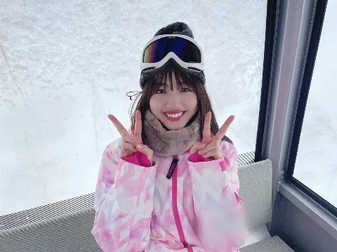 佐々木 美玲｜今年も🏂（2022-02-14）｜2枚目