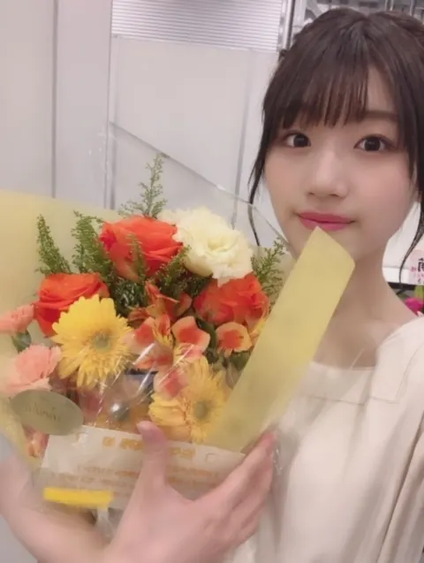 佐々木 美玲｜お花⸜🌷︎⸝‍（2019-06-30）｜3枚目