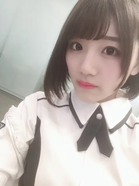 佐々木 美玲｜ついにあと一日。というかあと数時間後にデビューアルバム発売！！（2018-06-20）｜2枚目