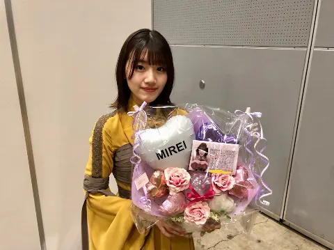 佐々木 美玲｜いぇい✌🏻️（2019-10-21）｜3枚目