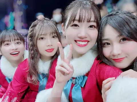 佐々木 美玲｜今年も見えました🌈💜（2021-12-30）｜4枚目