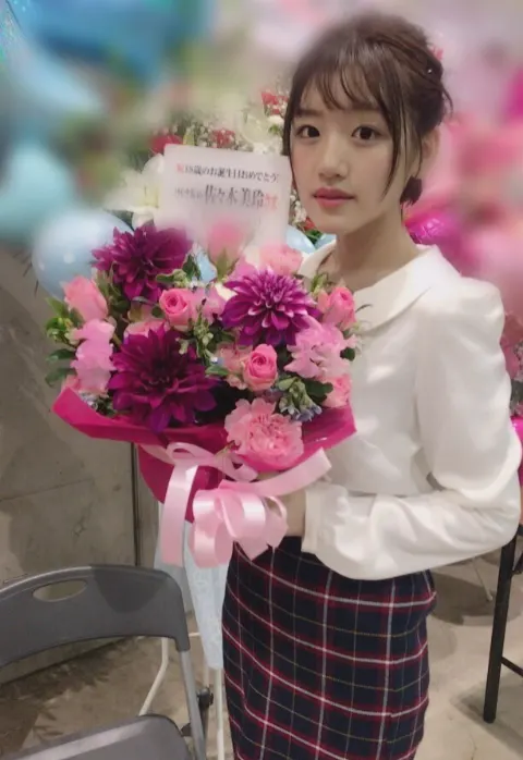 佐々木 美玲｜Flower🌷（2018-01-17）｜4枚目