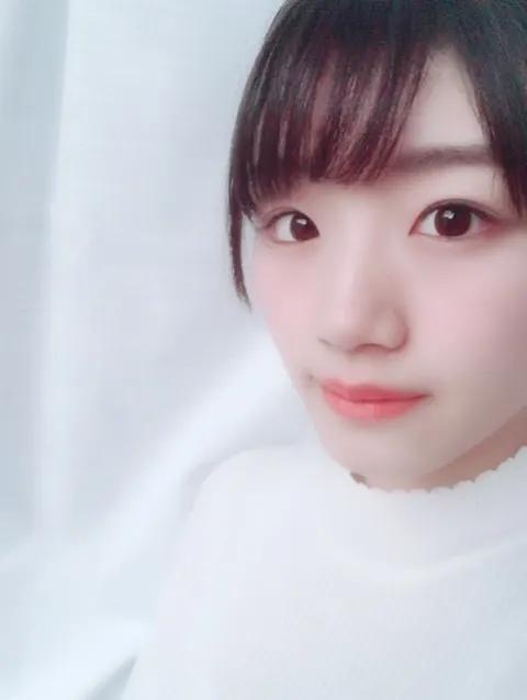 佐々木 美玲｜イチゴのひらひら〜。（2018-02-22）｜2枚目