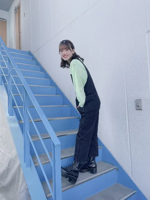 佐々木 美玲｜春服楽しみ💚（2022-02-14）｜2枚目