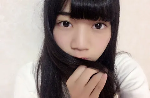 高本 彩花｜髪の毛マフラー（2016-09-30）