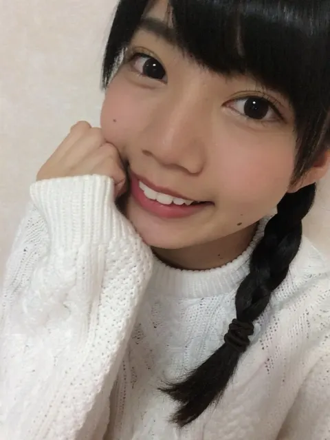 高本 彩花｜乾燥して顔がパリパリしてきた（2016-10-14）｜2枚目