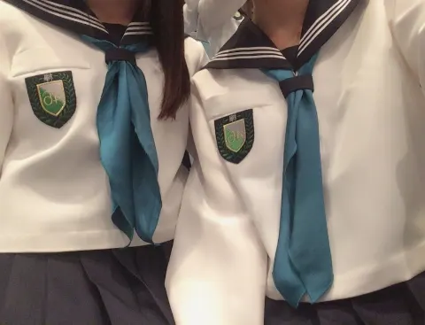 高本 彩花｜セーラー服（2016-12-16）｜2枚目