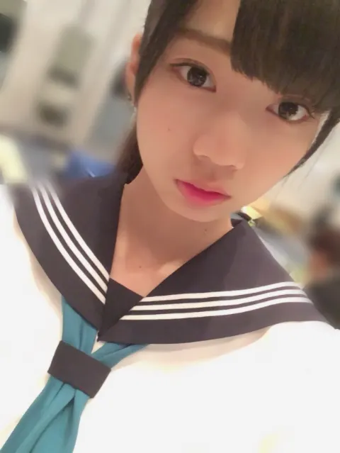 高本 彩花｜セーラー服（2016-12-16）｜3枚目