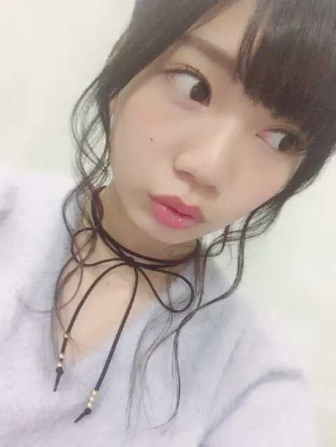 高本 彩花｜お散歩の前は（2017-01-18）｜2枚目