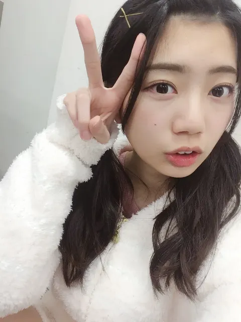 高本 彩花｜個別握手会！（2017-02-19）｜2枚目