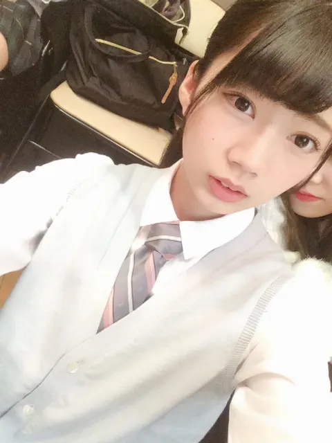 高本 彩花｜ネクタイは自分で出来ないのです（2017-02-28）｜2枚目