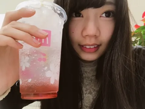 高本 彩花｜四月だ（2017-04-04）｜3枚目
