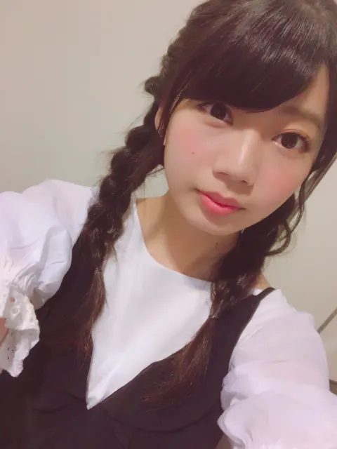 高本 彩花｜個別握手会（2017-05-15）｜2枚目