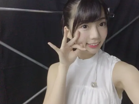 高本 彩花｜真っ白なものは汚したくなる（2017-09-01）｜3枚目