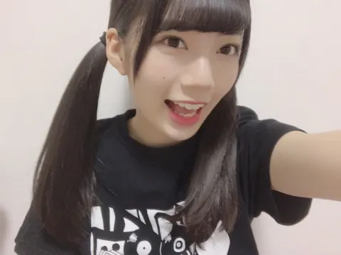 高本 彩花｜19歳なのにツインテールとかしちゃった（2017-11-03）｜3枚目
