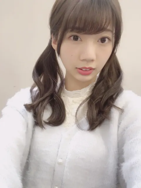 高本 彩花｜魔女🤝（2018-01-10）｜2枚目