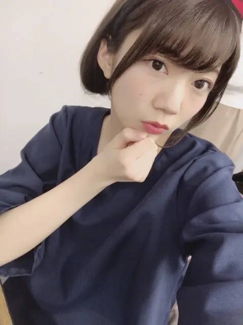 高本 彩花｜魔女🤝（2018-01-10）｜3枚目
