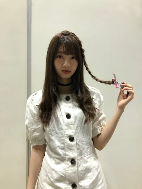 高本 彩花｜すね（2018-06-23）｜2枚目