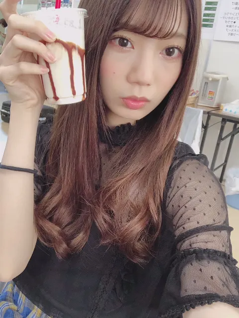 高本 彩花｜久しぶりに🍬（2018-08-19）