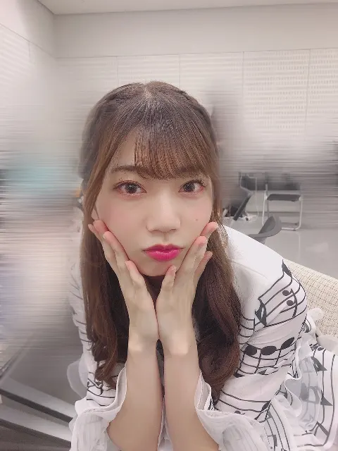 高本 彩花｜暑すぎる雪降れ〜〜❄️👸（2019-08-15）｜2枚目
