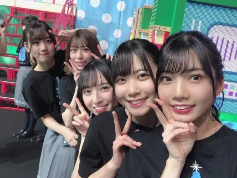 高本 彩花｜ひなくり2019🎄（2019-12-22）｜2枚目