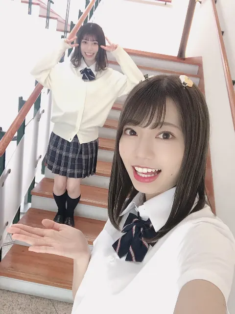 高本 彩花｜階段（2020-09-01）｜2枚目