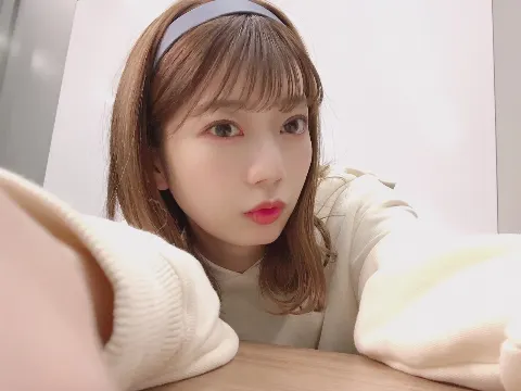 高本 彩花｜パーカー（2020-10-28）
