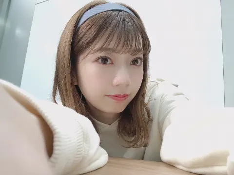 高本 彩花｜パーカー（2020-10-28）｜2枚目