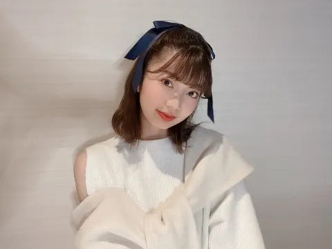 高本 彩花｜ニット（2020-11-08）