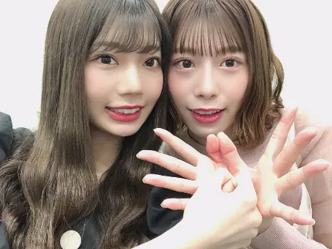 高本 彩花｜2020.3.27（2020-03-30）｜2枚目