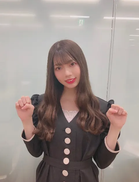 高本 彩花｜2020.3.27（2020-03-30）｜3枚目