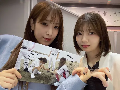 高本 彩花｜明日発売だ〜❤️‍🔥（2023-04-18）｜3枚目