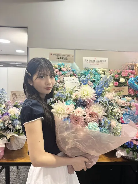 高本 彩花｜たくさんのお花をありがとう！🌷（2024-06-02）｜3枚目