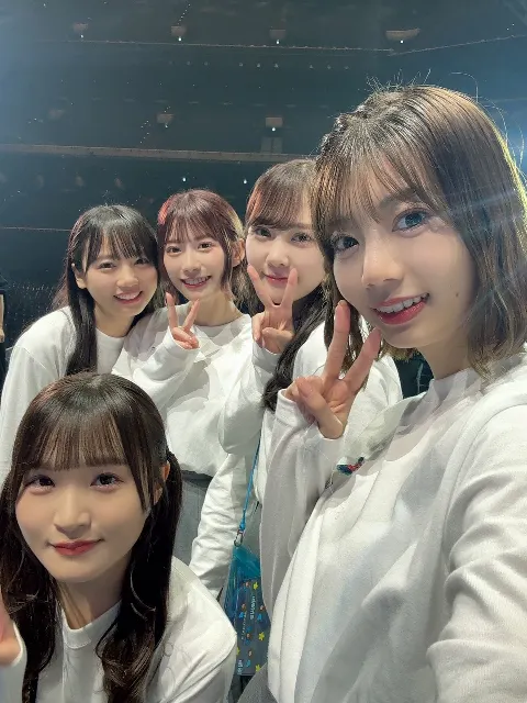高本 彩花｜良いお年を（2023-12-31）｜4枚目