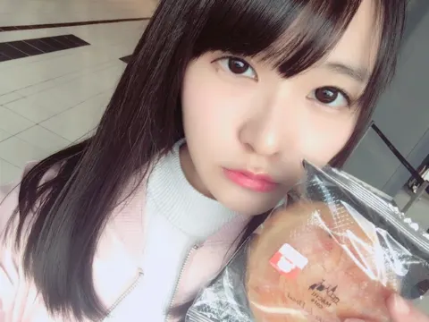 高瀬 愛奈｜やっと、やっと(* ॑꒳ ॑*  )（2017-04-21）｜2枚目