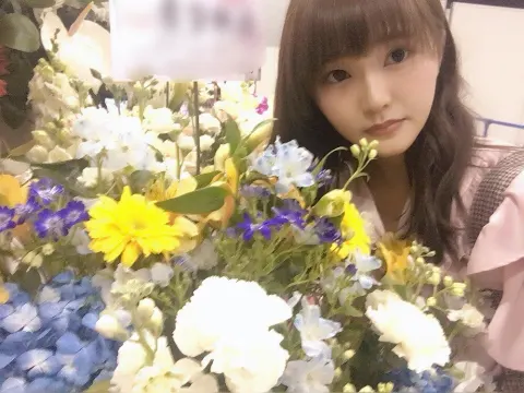 高瀬 愛奈｜お花🌼part2（2018-02-13）｜3枚目