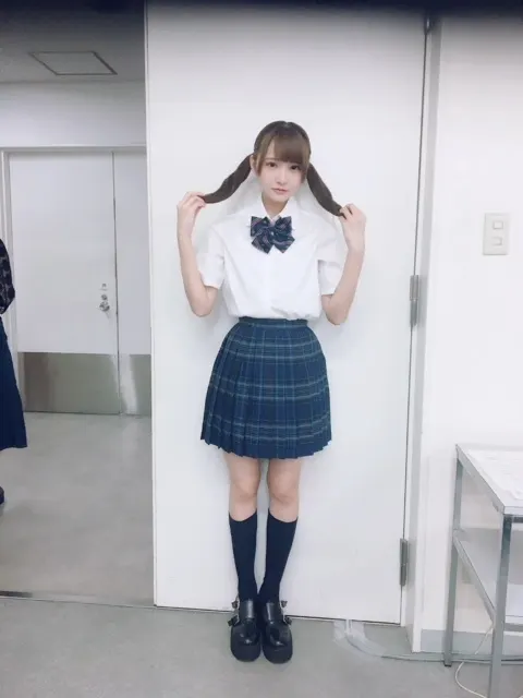 高瀬 愛奈｜個別握手会（2018-04-24）｜2枚目