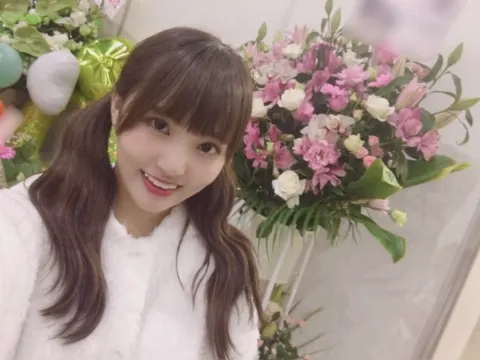 高瀬 愛奈｜お花part2（2018-10-18）｜2枚目
