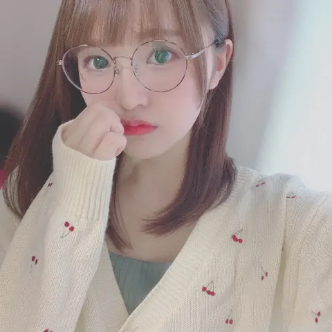 高瀬 愛奈｜普段はめがね愛用してます👀（2020-04-19）｜3枚目