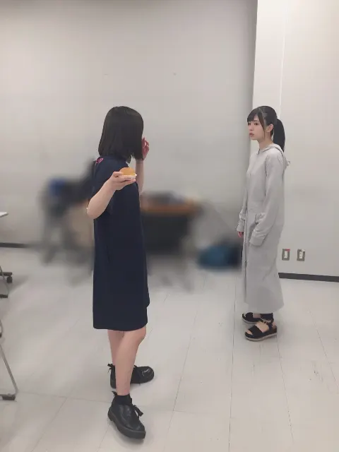 渡邉 美穂｜美味しそうにシュークリームを堪能する富田鈴花を目撃しました。（2018-07-30）